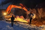 Çığ vurdu, devlet ve ilgili kurumlar çalışma başlattı, Beşağaç köyü karanlıktan kurtarıldı 
