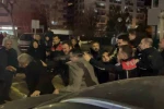 Cinayet davası sonrası adliye önü karıştı, polis müdahale etti: 4 yaralı, 12 gözaltı