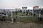 Çine’de alevlerin ulaştığı mahallede hayvanlar halı sahada korumaya alındı