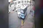 Cip ile yolcu minibüsünün çarpıştığı anlar kamerada