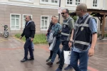 ’Çocuk tacizi’ şüphelisinin yakınları basına saldırdı