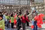 Çocuklar 23 Nisan’ı geleneksel oyunlarla kutladı
