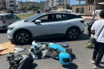 Çocuklarını okuldan almak için yola çıkan anne, motosikletiyle karıştığı kazada hayatını kaybetti