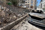 Çöplük alanda çıkan yangın otomobili küle çevirdi