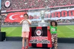 Çorum FK taraftarları şampiyonluk kupasıyla buluştu