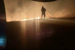 Çorum’da geceyi aydınlatan anız yangını korkuttu