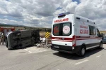 Çorum’da hafif ticari araç ile otomobil çarpıştı: 2’si ağır 5 yaralı