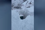 Çukurca yolunda nefes kesen çığ temizliği