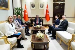 Cumhurbaşkanı Yardımcısı Yılmaz: "ABD Türkiye Büyükelçisi Barrack ile ikili ilişkilerimizin daha da güçlendirilmesi ve derinleştirilmesi konularını ele aldık"