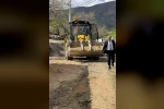 Çüngüş’te yol yapım çalışmaları devam ediyor