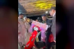 Damada düğünde kırmızı motosiklet sürprizi