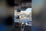 Denizli’de duyarlı sürücülerin fermuar sistemi ile yol verdiği anlar kamerada