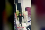 Deprem anında yaşanan panik kamerada