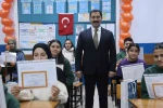 Depremin ardından 224 yeni okulun inşa edildiği Hatay’da 374 bin öğrenci karne heyecanı yaşadı