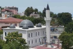 Depremin ardından inşa edilen 131. cami dualarla ibadete açıldı