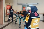 Devrilen kamyonun sürücüsü yaralandı