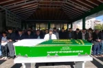 Devrilen otomobilde hayatını kaybeden kadın, memleketinde defnedildi