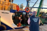 Didim’de uluslararası sularda avlanan trol teknelerine denetim