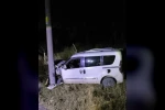 Direğe çarpan hafif ticari aracın sürücüsü yaralandı