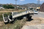 Direksiyon hakimiyetini kaybedince kanala uçtu
