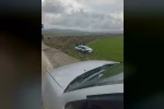 Diyadin’de direksiyon hakimiyetini kaybeden sürücü şarampole uçtu