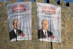 Diyarbakır surlarına Bahçeli’nin posterleri asıldı