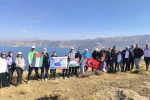 Doğaseverler Van Gölü için 8 kilometre yürüdü