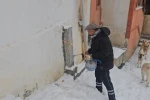Doğu buz kesti: Donan su şebekeleri pürmüzle ısıtılmaya çalışıldı