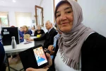 Dolandırıcıların hedef kitlesi 60 yaş üzerine akıllı telefon kullanımı eğitimi