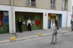 Duvar yazılarından bıkan yönetici çareyi sanatta buldu