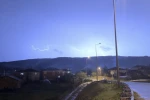Düzce’de şimşeklerin ardından dolunay mest etti