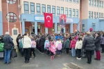 Edirne’de 6 şubat depreminde hayatını kaybedenler için saygı duruşu