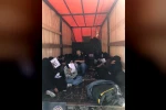 Edirne’de kapalı kasa kamyonette 20 düzensiz göçmen yakalandı