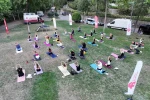 Efeler’de açık hava yoga etkinliği yoğun ilgi gördü