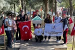 Efeler’de gençlerden vefa yürüyüşü