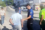 Ehliyetsiz sürücüyü korumak için yalan söyledi, karakola götürüldü