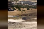 Elazığ’da boş alandaki motosiklet alev alev yandı
