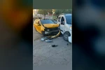 Elazığ’da hafif ticari araçlar çarpıştı: 1 yaralı