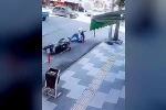 Elazığ’da motosiklet kazası kamerada