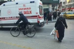 Elektrikli bisiklet, servis aracıyla çarpıştı: 1 yaralı