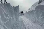 Eleşkirt’te çığ düşen Hayrangöl Köyü yolu ulaşıma açıldı 