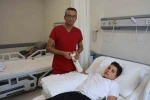 Elini üzüm sıkma makinesine kaptıran Melih’in kopan parmakları, başarılı geçen ameliyatla tutturuldu
