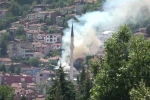 Elmas nineyi yangından itfaiyeciler kurtardı