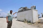 ’Emanet bizde namustur’ diyen esnaf, arkadaşının Toros’unu hırsızlardan koruyabilmek için forkliftle konteynerin üzerine koydu