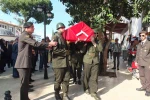 Emekli astsubaya askeri törenle veda
