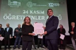 Emekli olan öğretmenler üstün hizmet belgesi