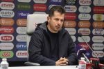 Emre Belözoğlu: "Oyuncular için de bizim için de zor bir süreç"