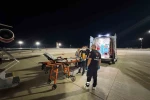 Endonezya’da kaza geçiren Türk vatandaşı ambulans uçakla Türkiye’ye getirildi