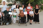 Engellilerden ’engelsizlere’ çevre dersi: Parkları köşe bucak temizlediler
