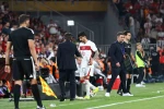 Eren Elmalı tedbir amaçlı hastaneye götürüldü